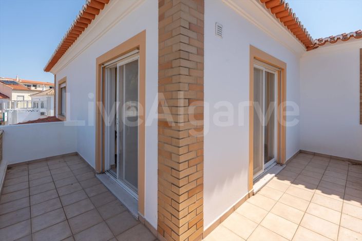 Image No.36-3 Bed House for sale