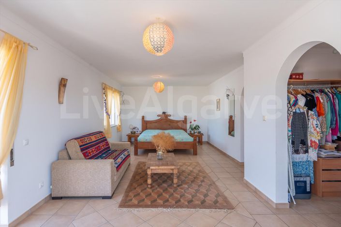 Image No.37-3 Bed House for sale