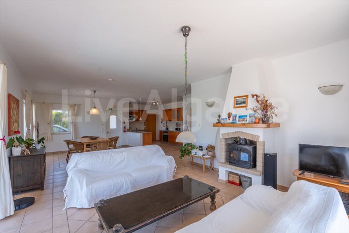 Image No.6-3 Bed House for sale