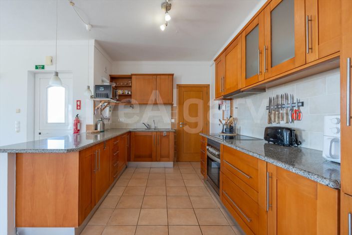 Image No.8-3 Bed House for sale