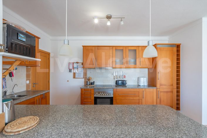Image No.9-3 Bed House for sale