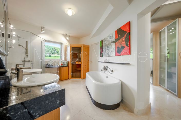 Image No.25-4 Bed House for sale