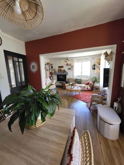 Image No.10-3 Bed House for sale