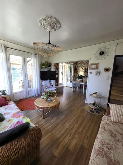 Image No.14-3 Bed House for sale