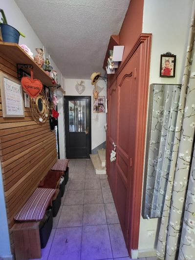 Image No.21-3 Bed House for sale