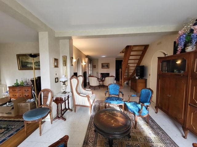 Image No.6-4 Bed House for sale