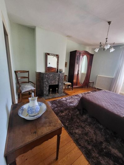 Image No.11-3 Bed House for sale