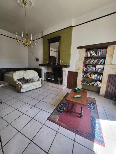 Image No.15-3 Bed House for sale