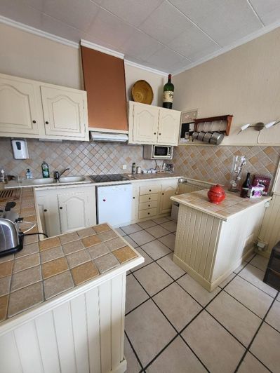 Image No.18-3 Bed House for sale