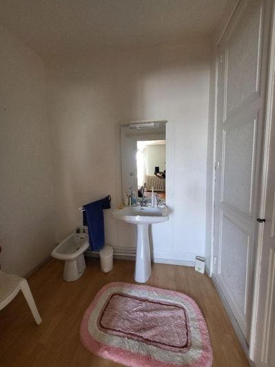 Image No.8-3 Bed House for sale