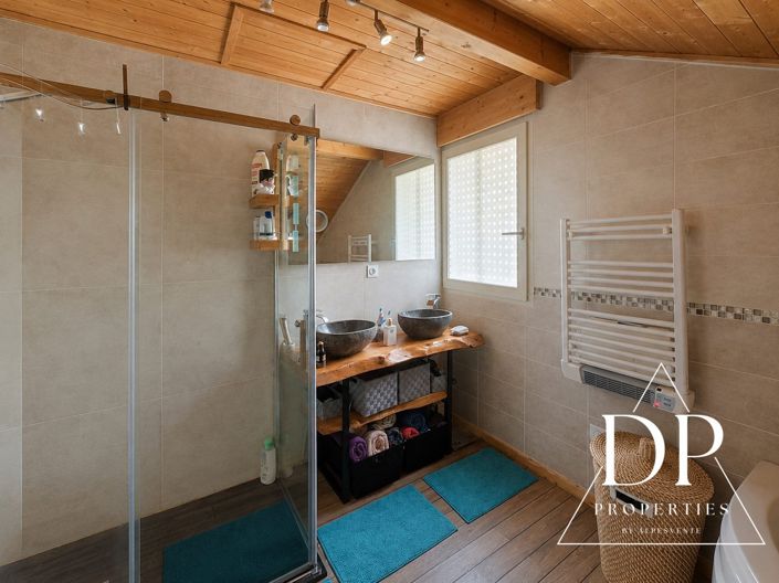 Image No.16-5 Bed House for sale
