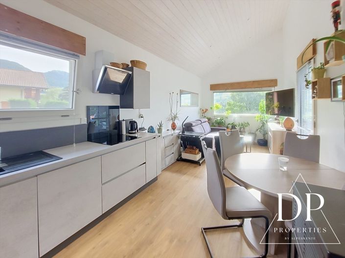 Image No.18-5 Bed House for sale