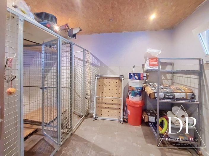 Image No.23-5 Bed House for sale