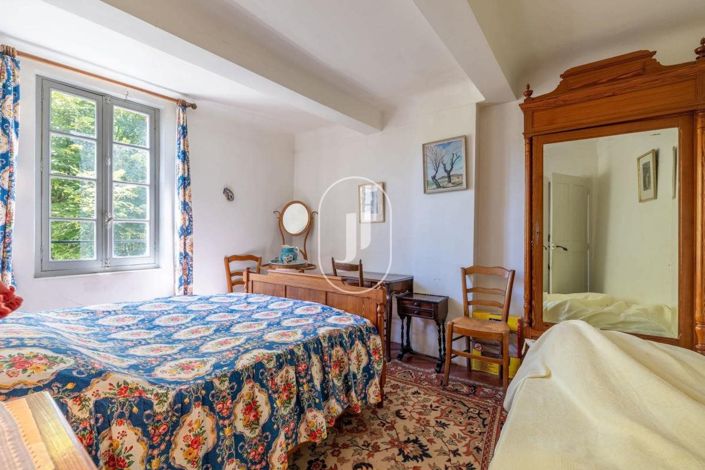 Image No.6-4 Bed House for sale