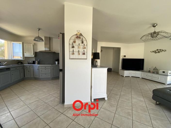 Image No.15-4 Bed House for sale