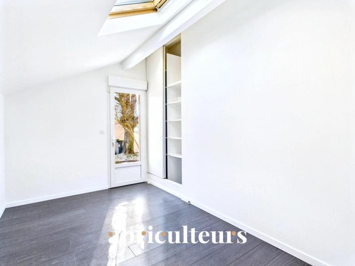Image No.14-5 Bed House for sale