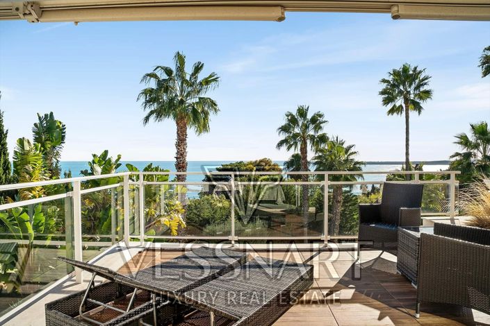 Image No.5-6 Bed House for sale