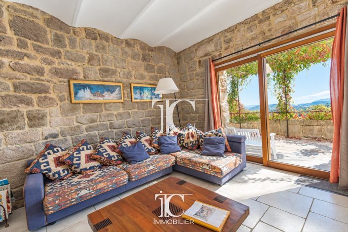 Image No.17-9 Bed House for sale