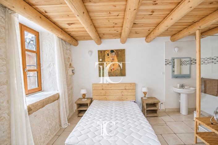 Image No.23-9 Bed House for sale