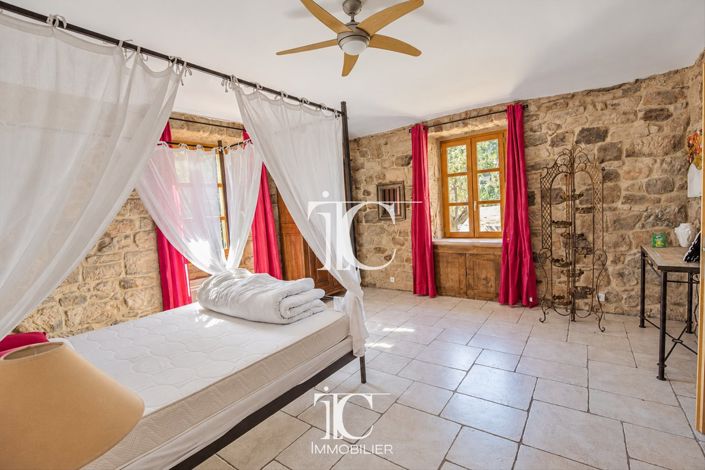 Image No.24-9 Bed House for sale