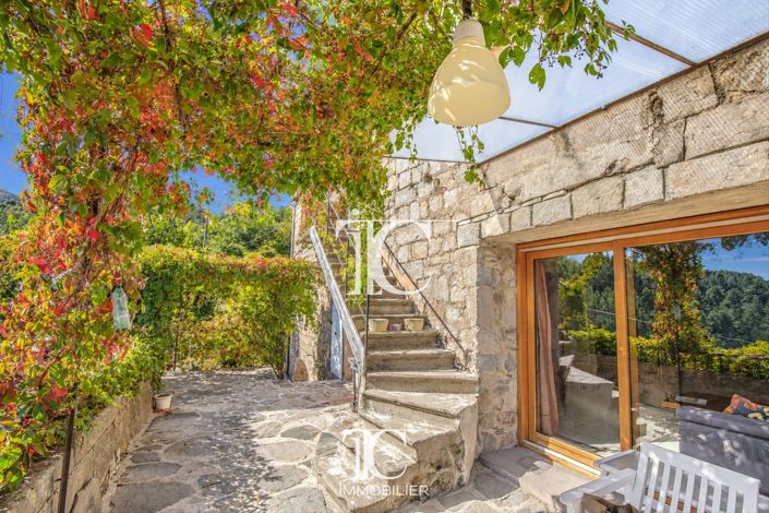 Image No.5-9 Bed House for sale