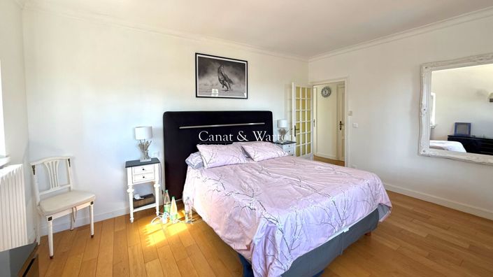 Image No.11-5 Bed House for sale