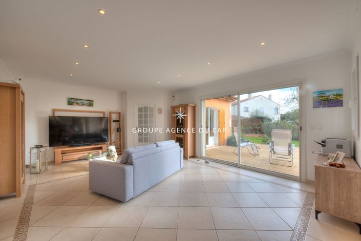 Image No.2-3 Bed House for sale