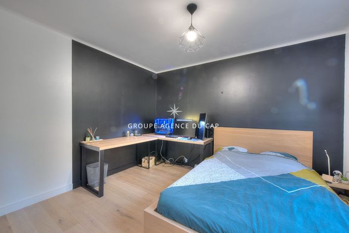 Image No.18-4 Bed House for sale
