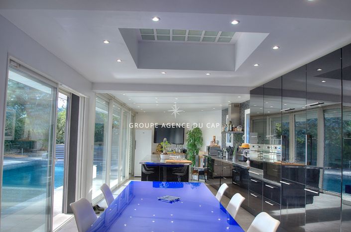 Image No.3-6 Bed House for sale
