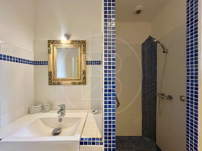 Image No.12-6 Bed House for sale