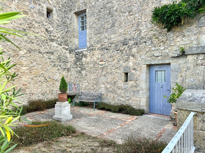 Image No.16-6 Bed House for sale