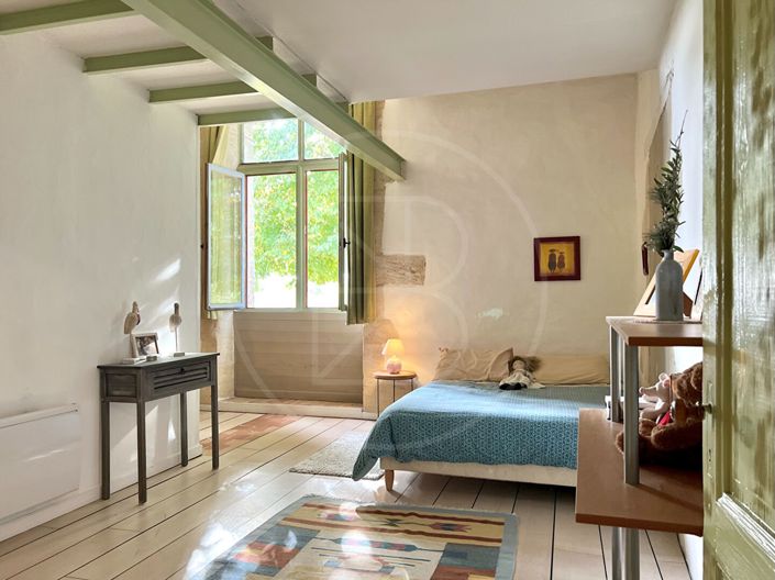 Image No.8-6 Bed House for sale