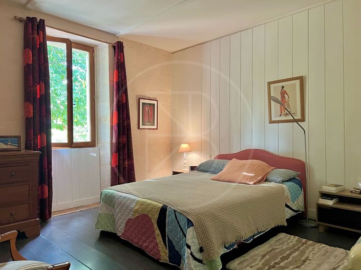 Image No.9-6 Bed House for sale