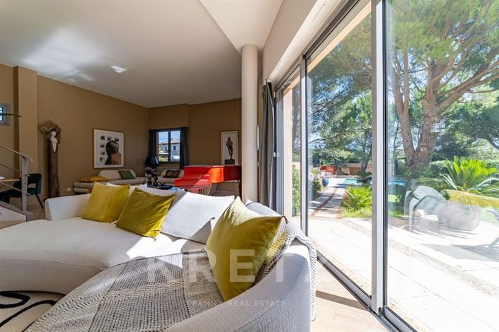 Image No.21-4 Bed House for sale