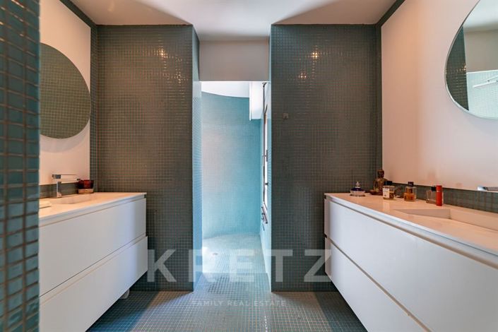 Image No.24-4 Bed House for sale