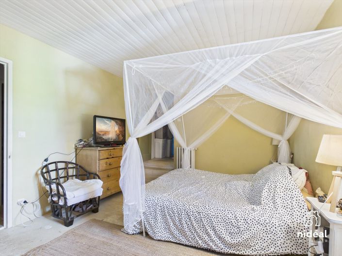 Image No.30-6 Bed House for sale