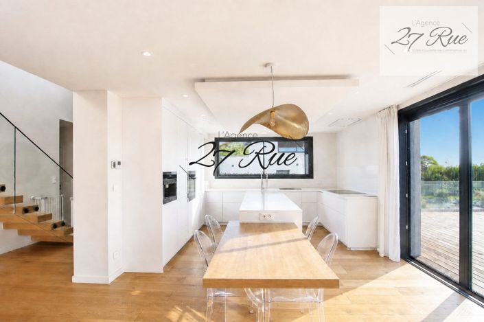 Image No.3-4 Bed House for sale