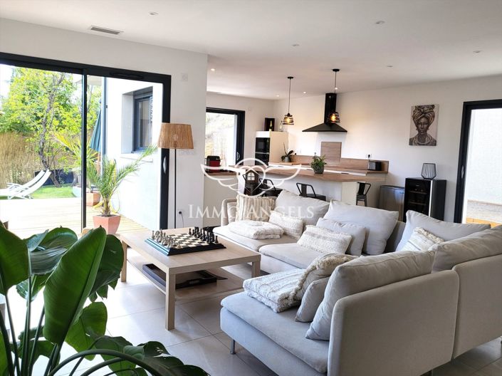 Image No.4-4 Bed House for sale