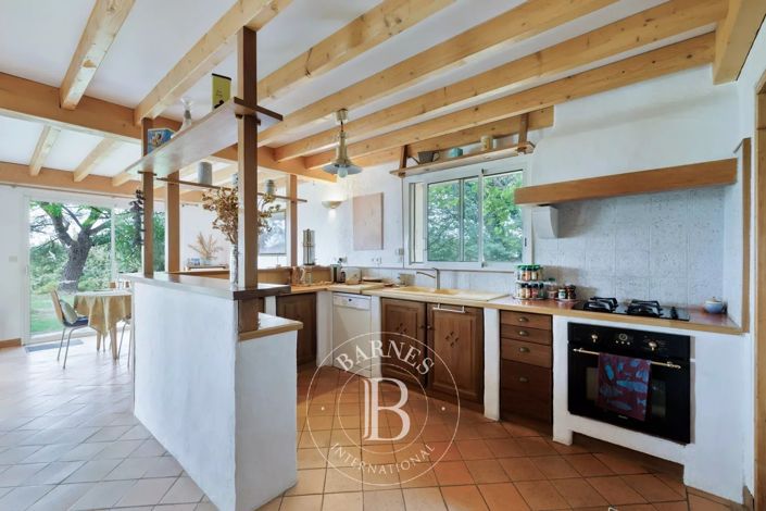 Image No.14-5 Bed House for sale