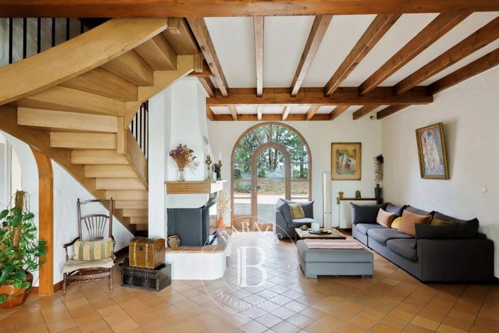 Image No.16-5 Bed House for sale