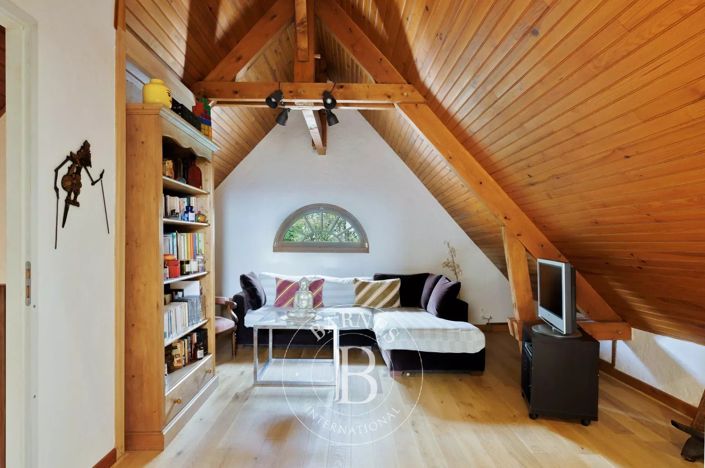Image No.23-5 Bed House for sale