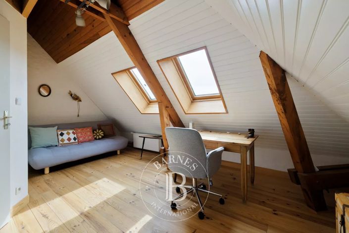 Image No.26-5 Bed House for sale