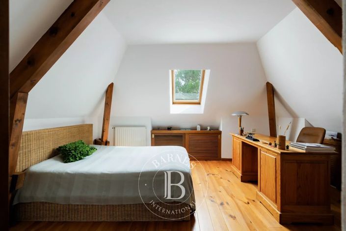 Image No.28-5 Bed House for sale