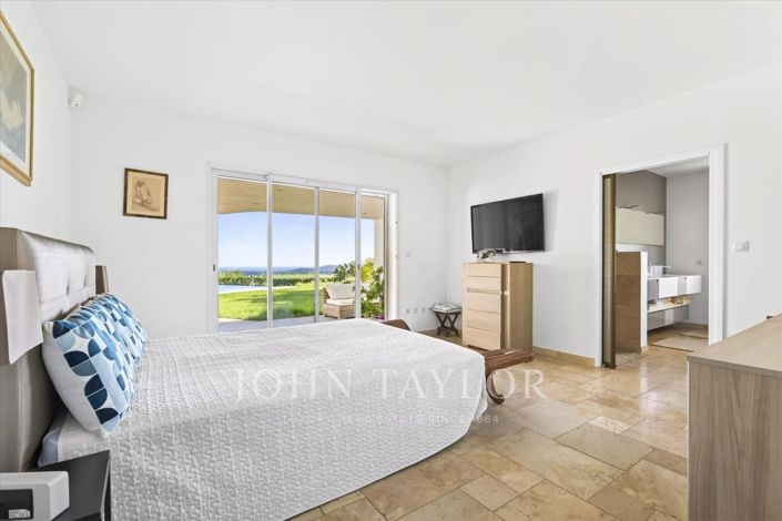 Image No.11-5 Bed House for sale
