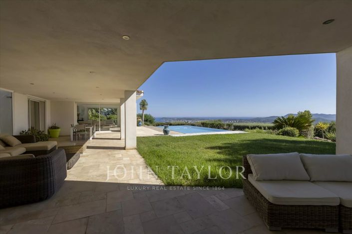 Image No.4-5 Bed House for sale