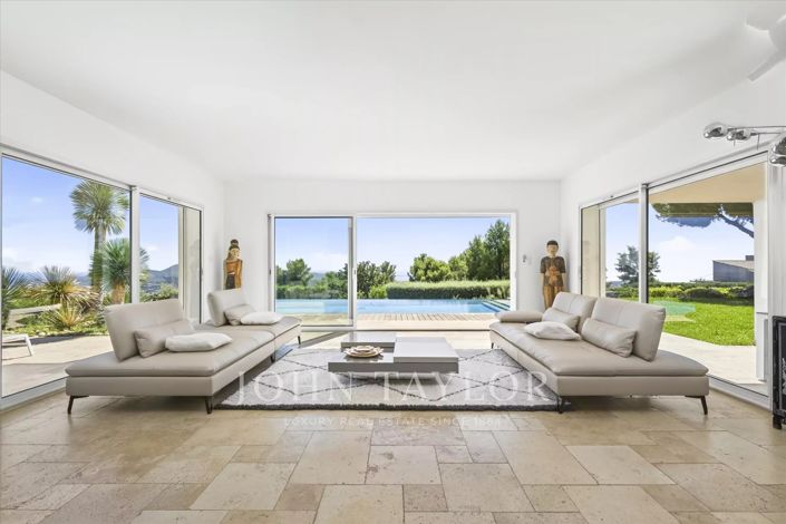 Image No.6-5 Bed House for sale
