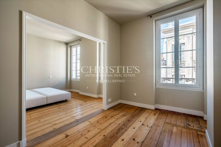 Image No.10-3 Bed Apartment for sale