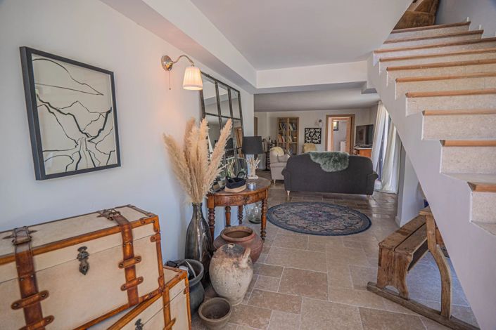 Image No.6-6 Bed House for sale