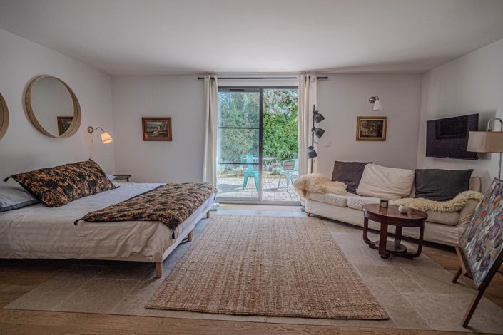 Image No.9-6 Bed House for sale