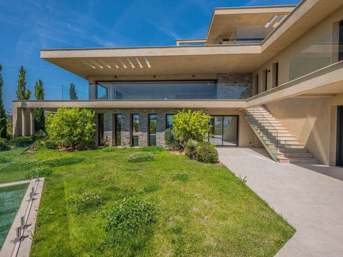 Image No.14-7 Bed House for sale